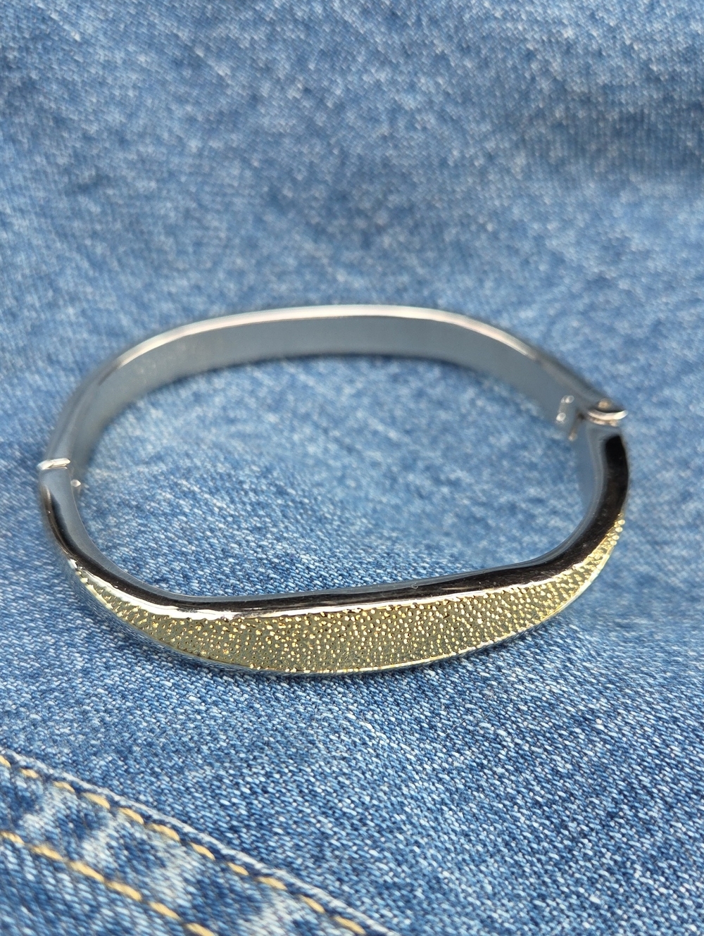 Elgin Two-Tone Textured Hinged Bangle Bracelet. NWOT.